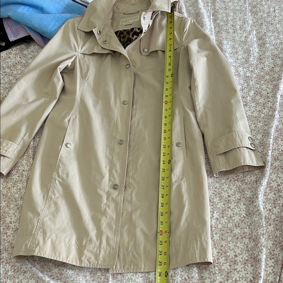 Michael Kors Tan Raincoat Trench Coat with Leopard Lining and Removable Hood - Picture 16 of 16